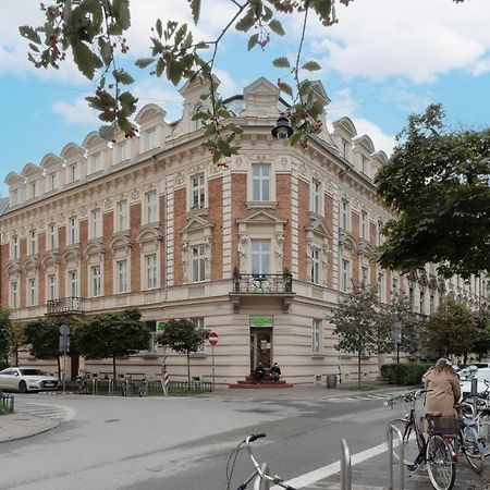 Perla Starego Miasta Kamienica Czapskich By Noclegi Renters Kraków Exteriör bild