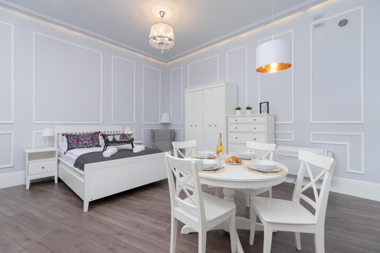 Perla Starego Miasta Kamienica Czapskich By Noclegi Renters Kraków Exteriör bild